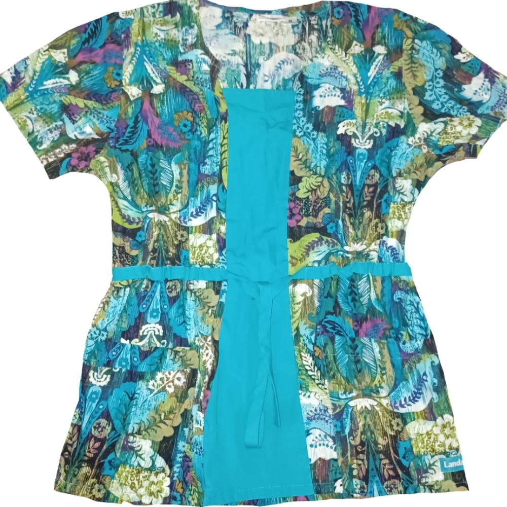 💵 Landau Scrub Top